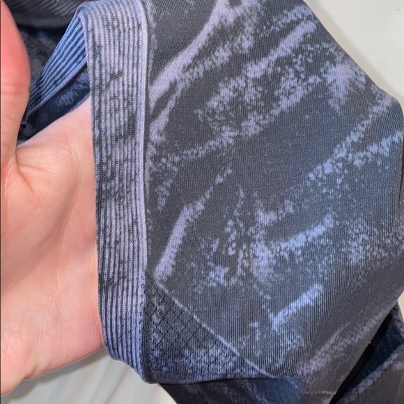 LULULEMON LEGGINGS! - Picture 3 of 5